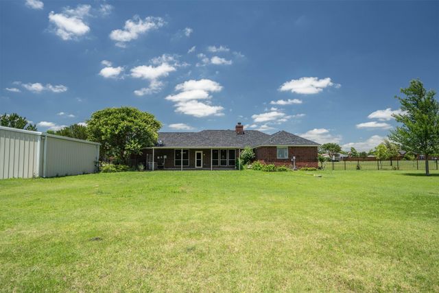 697 Meadowview Circle, Van Alstyne, TX 75495