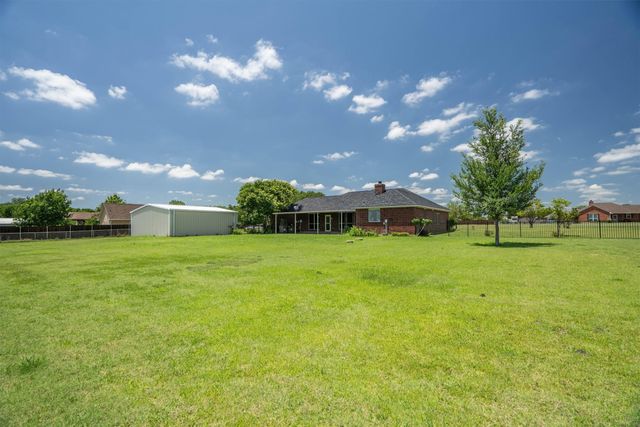 697 Meadowview Circle, Van Alstyne, TX 75495