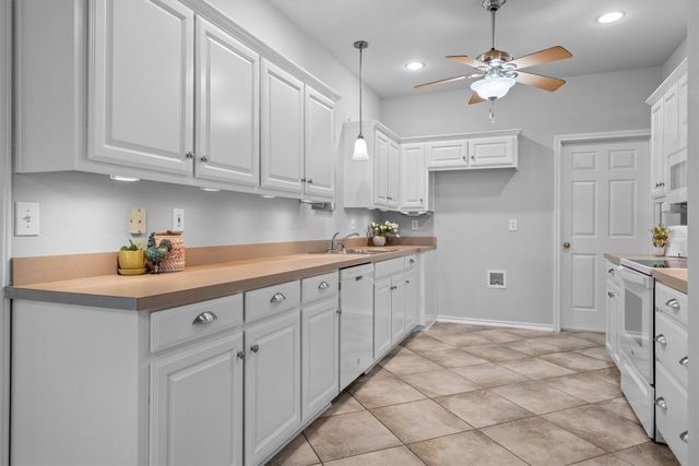 697 Meadowview Circle, Van Alstyne, TX 75495