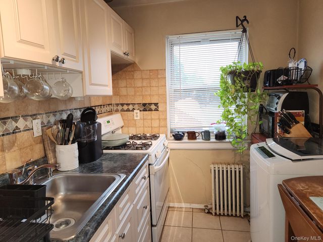 260-40 Langston Avenue A, Glen Oaks, NY 11004