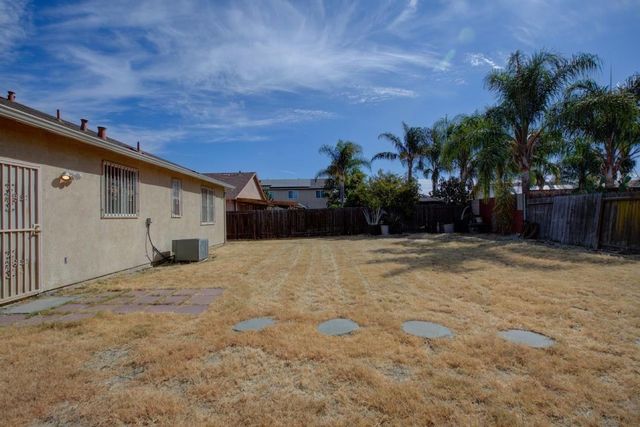 1726 E 13th St, Stockton, CA 95206
