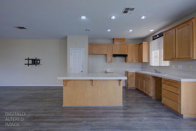 1726 E 13th St, Stockton, CA 95206