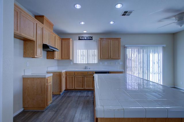 1726 E 13th St, Stockton, CA 95206