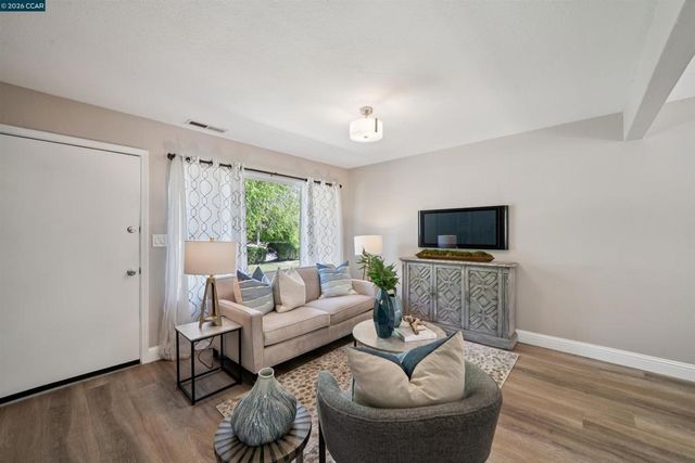 1895 Landana B, Concord, CA 94519