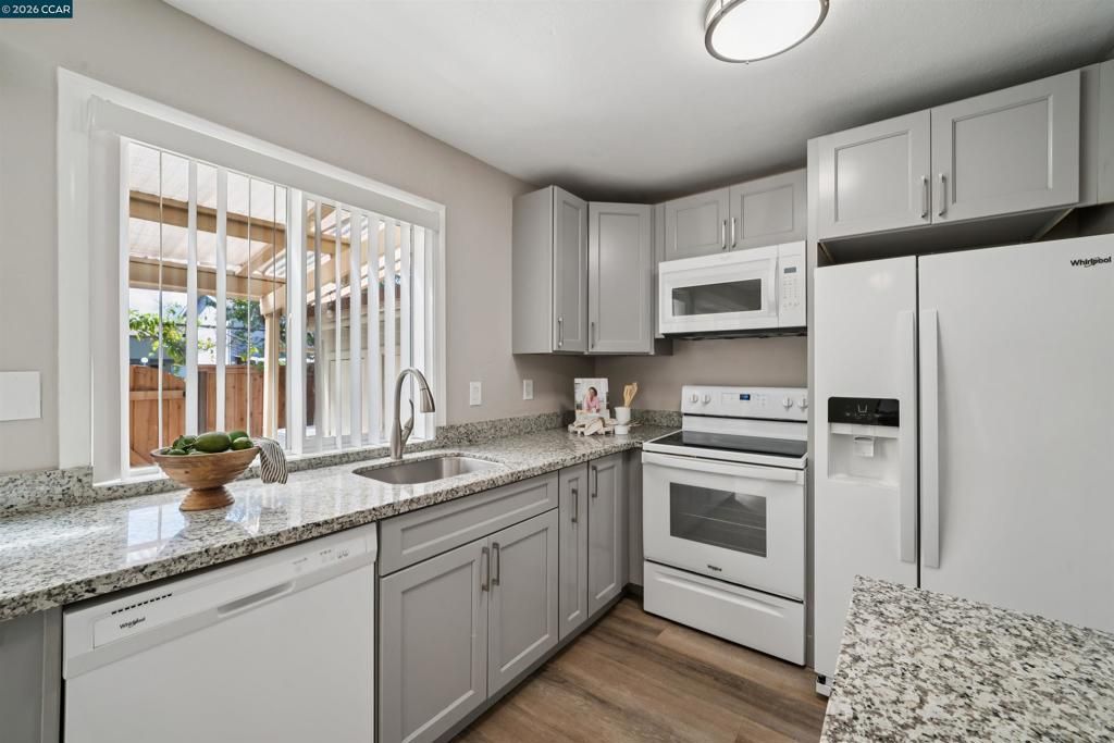 Image 12 of property listing at 1895 Landana B, Concord, CA 94519