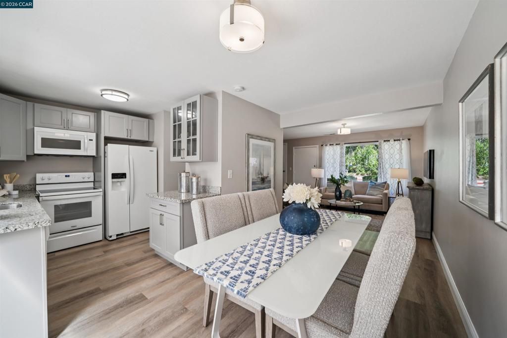 Image 9 of property listing at 1895 Landana B, Concord, CA 94519