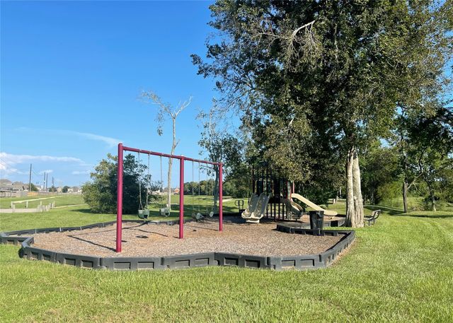 4727 Bay Vista Drive, Baytown, TX 77523