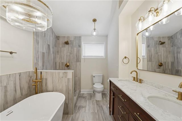 305 NE Forest Avenue, Lee's Summit, MO 64063