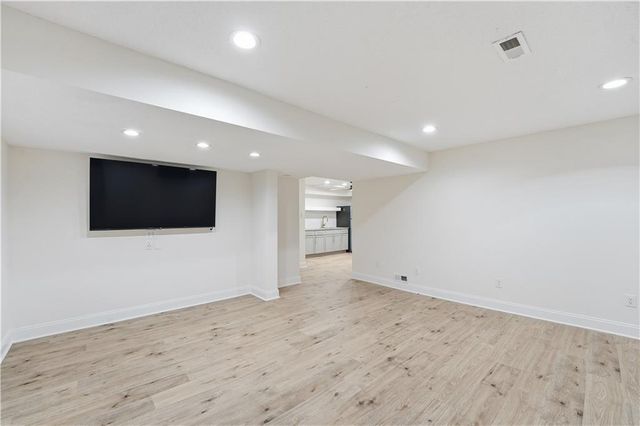 305 NE Forest Avenue, Lee's Summit, MO 64063