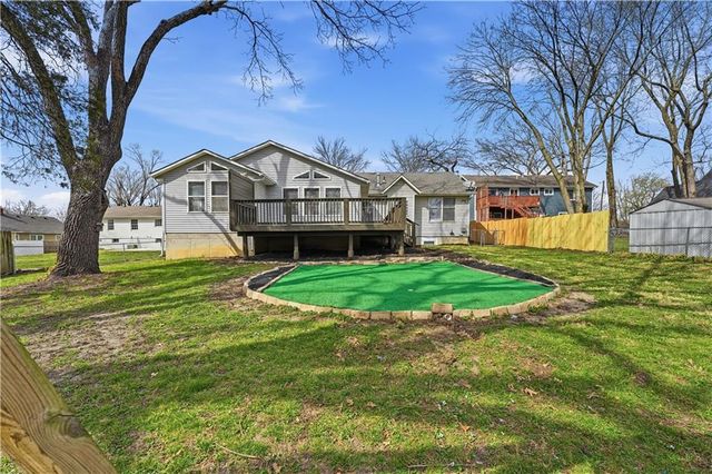 305 NE Forest Avenue, Lee's Summit, MO 64063