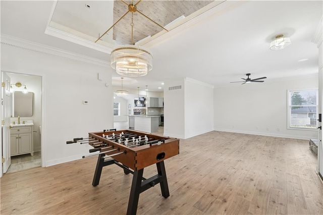 305 NE Forest Avenue, Lee's Summit, MO 64063