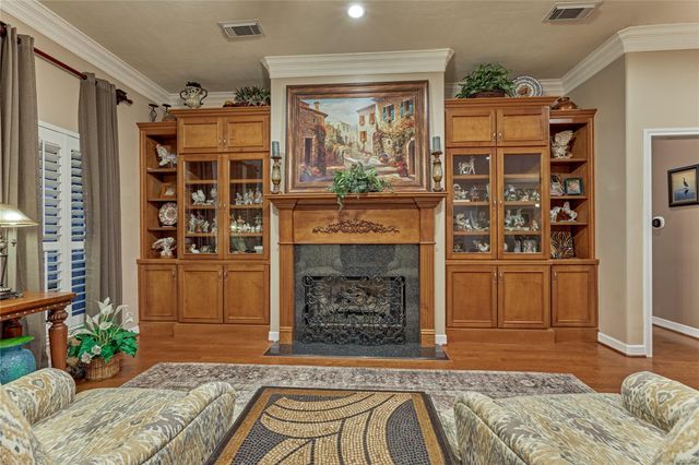 27 Bent Tree Lane, Montgomery, TX 77356