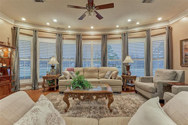 27 Bent Tree Lane, Montgomery, TX 77356