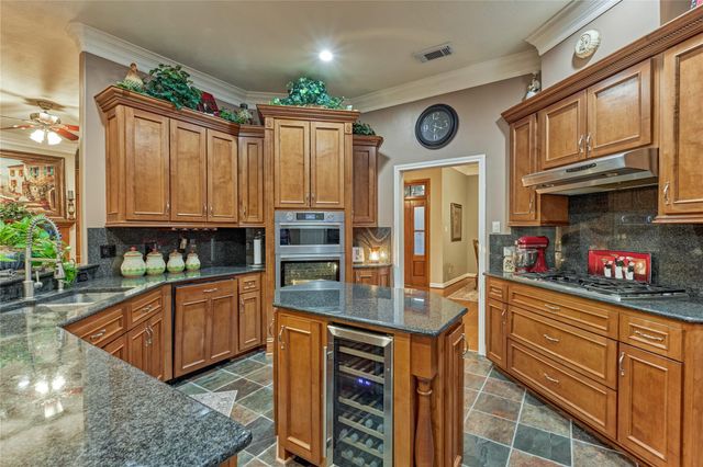 27 Bent Tree Lane, Montgomery, TX 77356