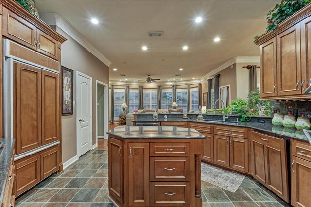 27 Bent Tree Lane, Montgomery, TX 77356