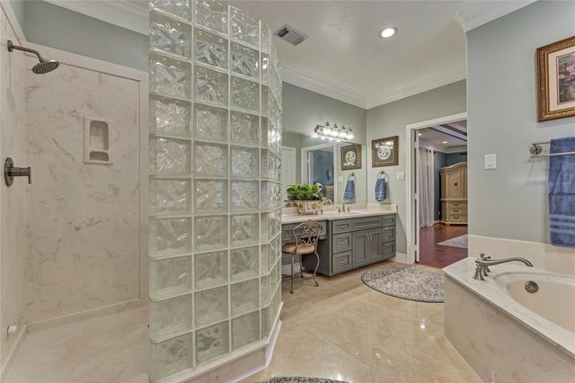 27 Bent Tree Lane, Montgomery, TX 77356