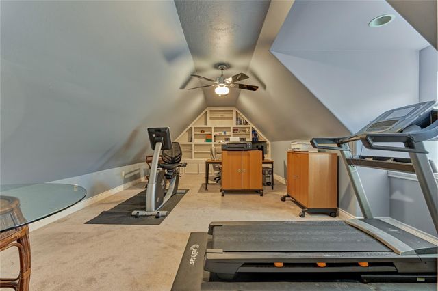 27 Bent Tree Lane, Montgomery, TX 77356