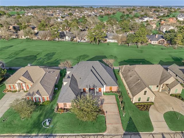 27 Bent Tree Lane, Montgomery, TX 77356