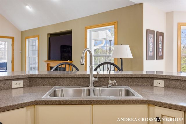 7250 Beverly Drive, South Haven, MI 49090