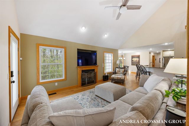 7250 Beverly Drive, South Haven, MI 49090