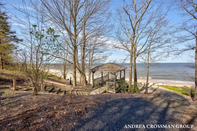 7250 Beverly Drive, South Haven, MI 49090