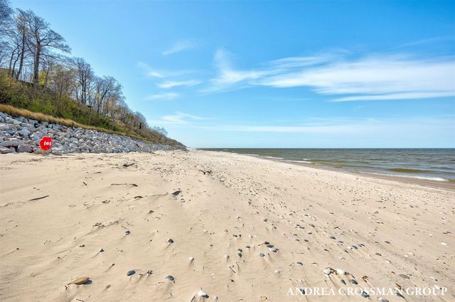 7250 Beverly Drive, South Haven, MI 49090