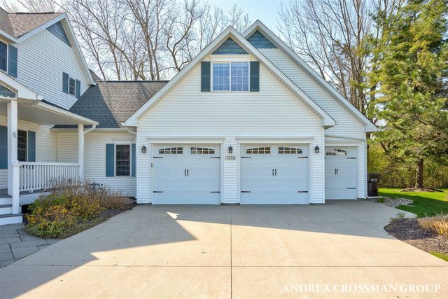 7250 Beverly Drive, South Haven, MI 49090