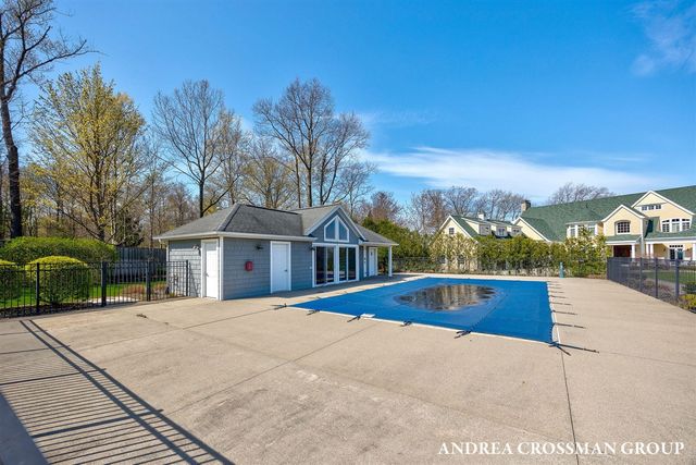 7250 Beverly Drive, South Haven, MI 49090