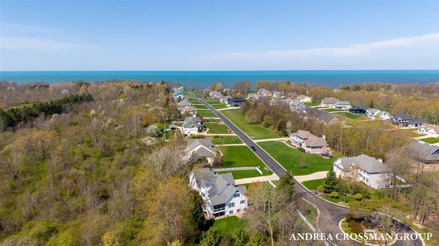 7250 Beverly Drive, South Haven, MI 49090