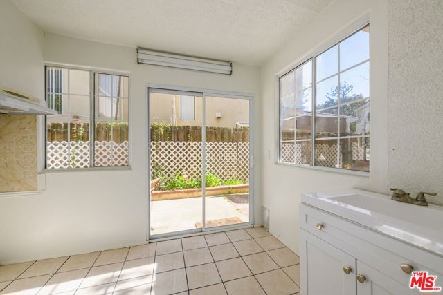 9152 Vincente Way, North Hills (los Angeles), CA 91343