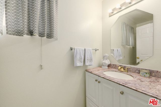 9152 Vincente Way, North Hills (los Angeles), CA 91343