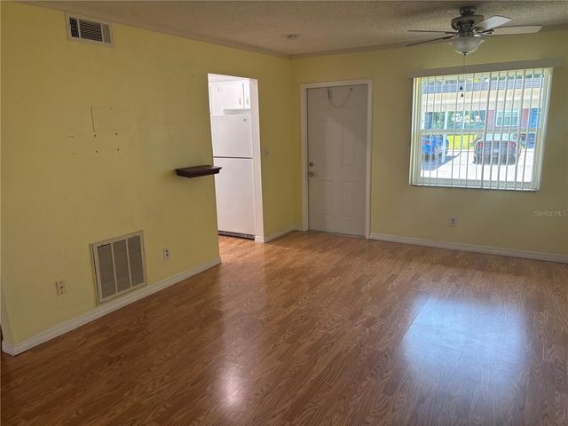 24862 US HIGHWAY 19 N 205, Clearwater, FL 33763