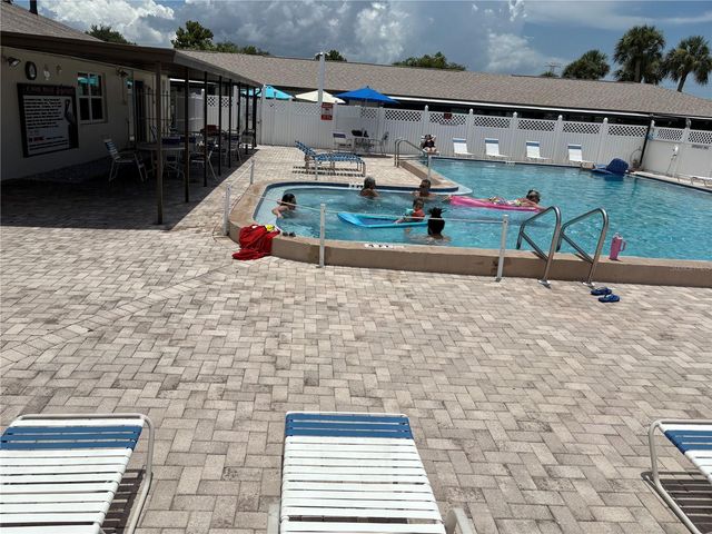 24862 US HIGHWAY 19 N 205, Clearwater, FL 33763