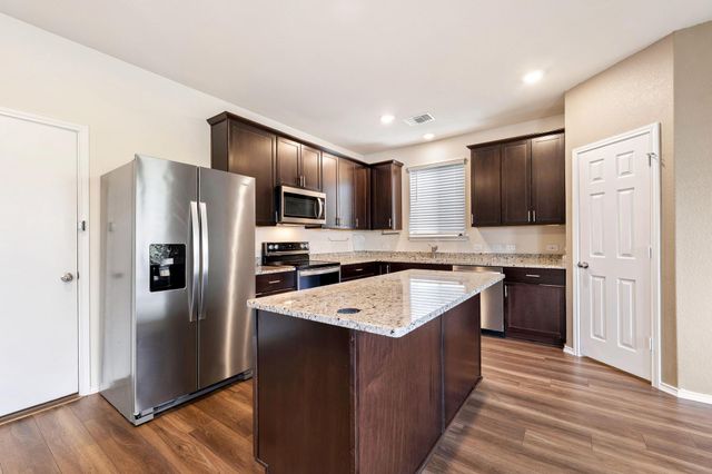 217L Innisfree RD, Jarrell, TX 76537
