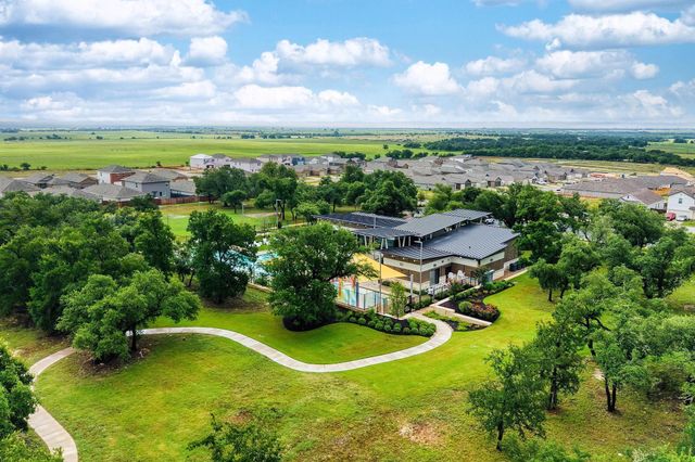 217L Innisfree RD, Jarrell, TX 76537