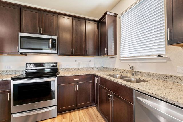 217L Innisfree RD, Jarrell, TX 76537