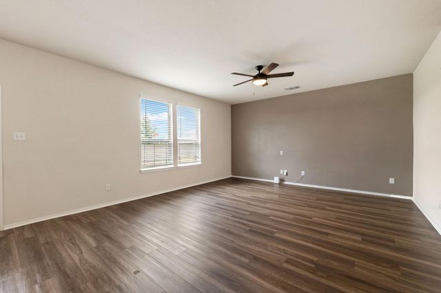 217L Innisfree RD, Jarrell, TX 76537