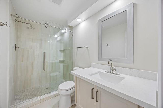 651 Bering Drive 402, Houston, TX 77057