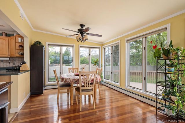 29 Audley Circle, Plainview, NY 11803