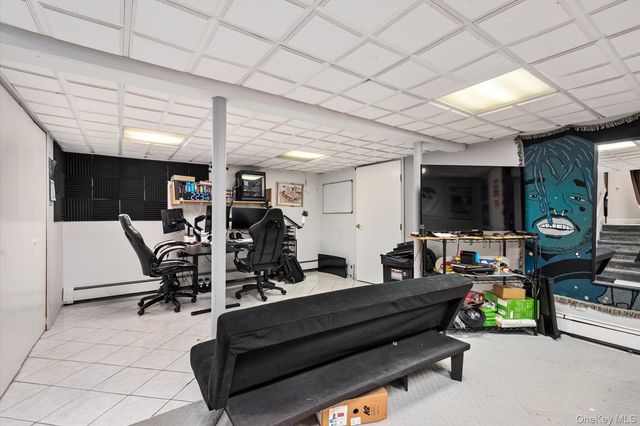 29 Audley Circle, Plainview, NY 11803