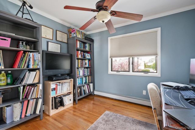 29 Audley Circle, Plainview, NY 11803