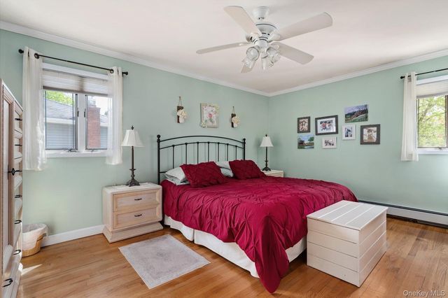 29 Audley Circle, Plainview, NY 11803