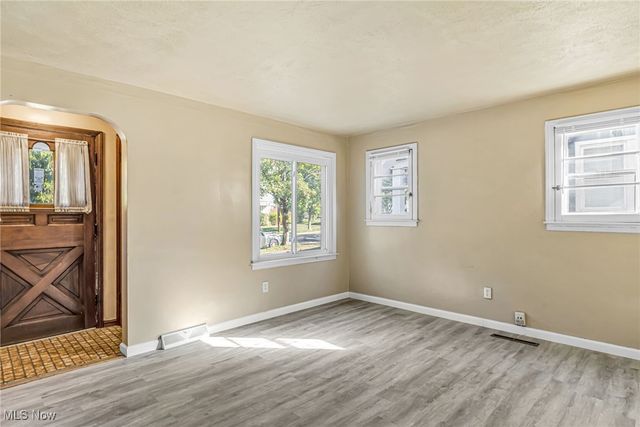 1026 Woodward Avenue, Akron, OH 44310