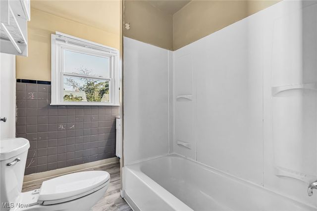 1026 Woodward Avenue, Akron, OH 44310