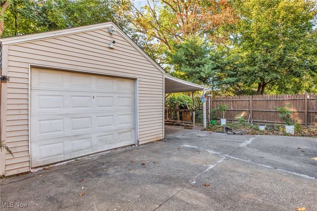 1026 Woodward Avenue, Akron, OH 44310