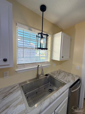 6952 Cotton Boll Ln, Navarre, FL 32566