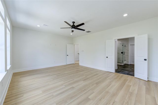 4531 Creekmont Drive, Houston, TX 77091