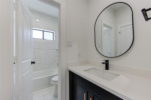 4531 Creekmont Drive, Houston, TX 77091