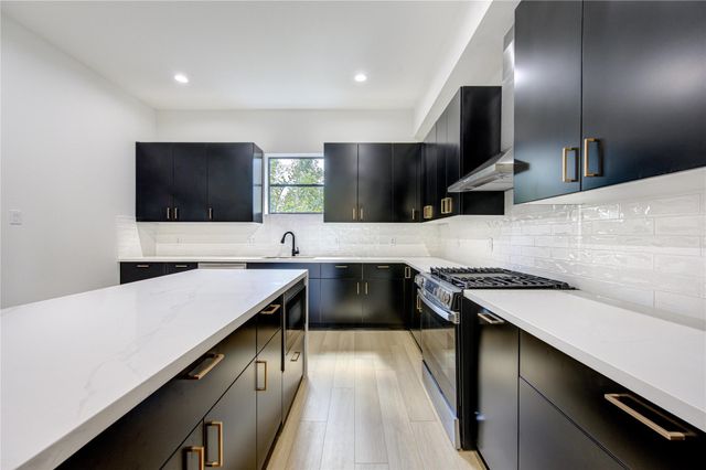 4531 Creekmont Drive, Houston, TX 77091