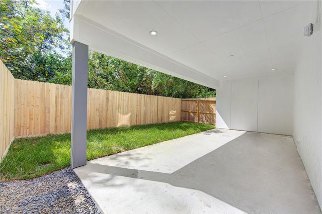 4531 Creekmont Drive, Houston, TX 77091